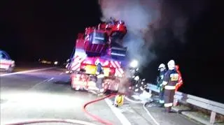 Paliła się laweta z kombajnem do buraków. 10 godzin utrudnień na S8