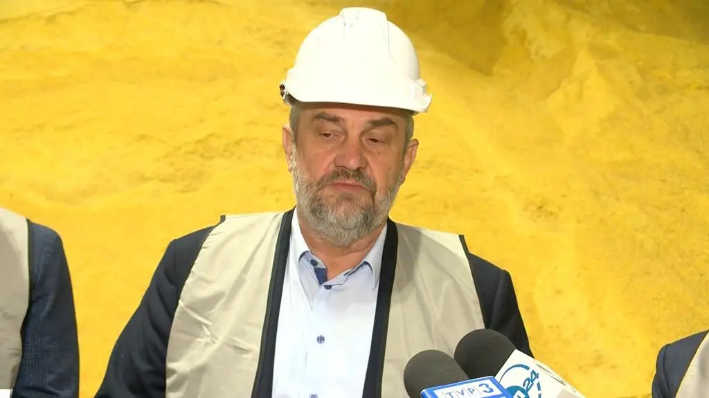 Ardanowski o mówił o etapie "realnego zagrożenia wykorzystania środków publicznych". Teraz zapewnia, że wszystko jest pod kontrolą