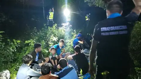 34 imigrantów w przyczepie ciężarówki