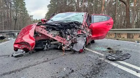 Zderzenie auta osobowego z cysterną
