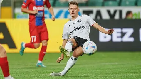 Legia powoli podnosi się z kolan