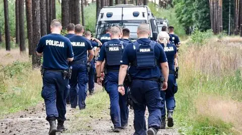 Schorowany 83-latek wyszedł z domu na spacer. Znalazł się kilkanaście kilometrów od domu