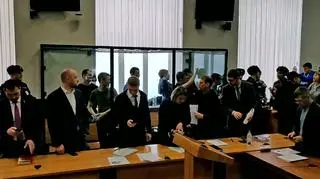 Posiedzenie penzeńskiego sądu, gdzie padały okrzyki krytykujące wyroki 