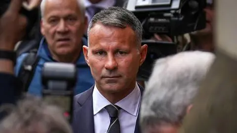 Była gwiazda piłki nożnej na ławie oskarżonych. Wśród zarzutów znęcanie się nad partnerką