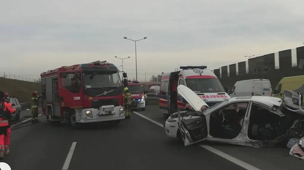 Chciała ominąć korki na A2 spowodowała kolejny wypadek