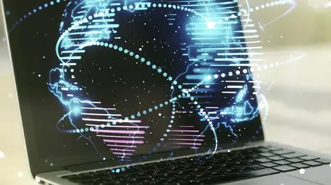 Dezinformacja produkowana na skalę przemysłową już w 81 krajach. Także w Polsce
