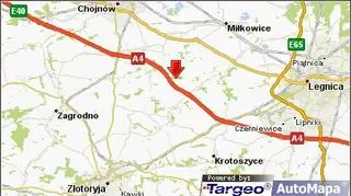 Tir z 30-tonowym ładunkiem przewrócił się na A4