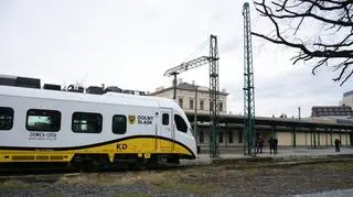 Na dworzec Świebodzki zawitał pociąg Kolei Dolnośląskich