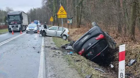Tragiczny wypadek. 85-latek zginął w zderzeniu dwóch samochodów 