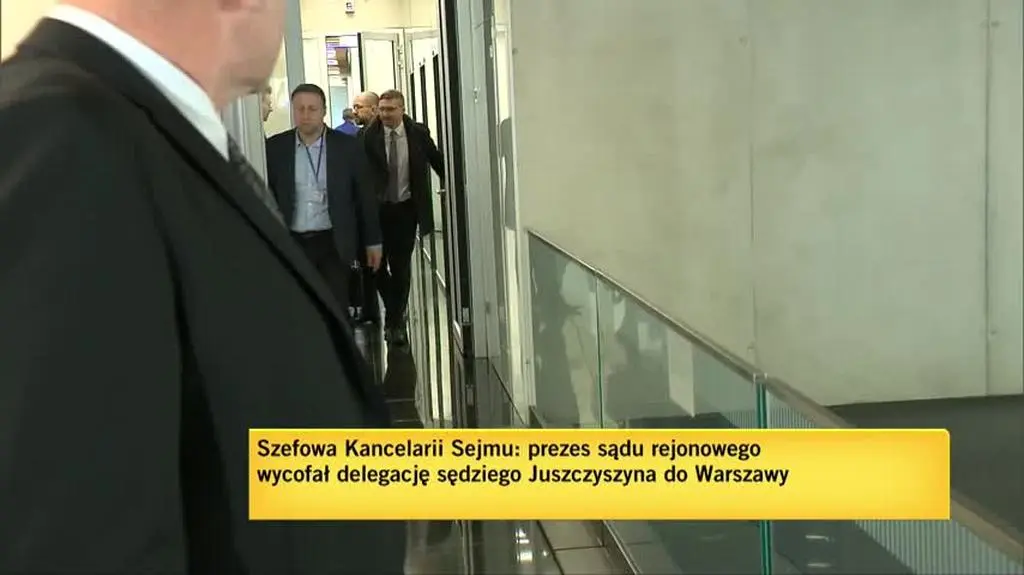 Juszczyszyn wychodzi