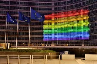 KE przedstawiła pierwszą w historii strategię na rzecz równości osób LGBTIQ