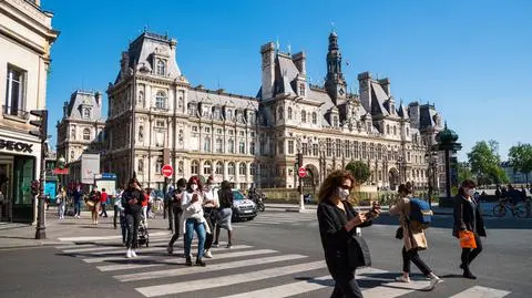 Najwyższy poziom alertu w Paryżu i wokół stolicy Francji. Władze zaostrzają restrykcje