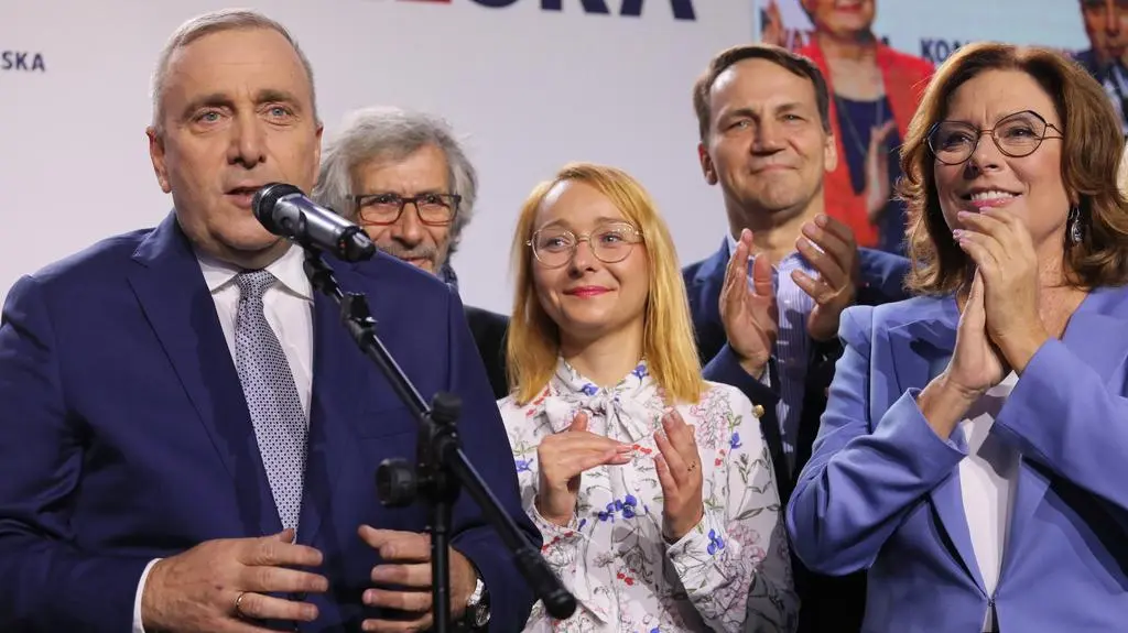 Mirosława Stachowiak-Różecka wygrywa z Grzegorzem Schetyną - cząstkowe wyniki PKW