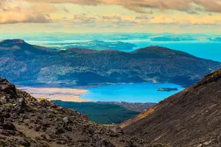 Jezioro Taupo w Nowej Zelandii 