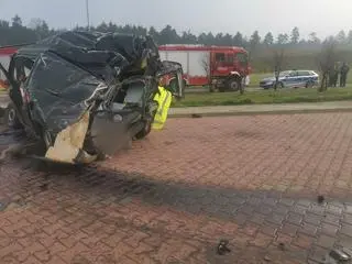 Wypadek na autostradzie. Nie żyje jedna osoba, druga ciężko ranna 