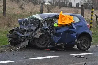 Jedna osoba zginęła, a jedna została ranna w wypadku we wsi Płocin 