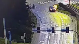 19-latek jechał "tak dynamicznie" , że samochodem był snop iskier