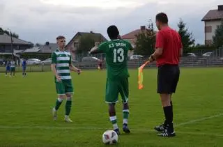 Adenekan Adedamola gra z numerem 13