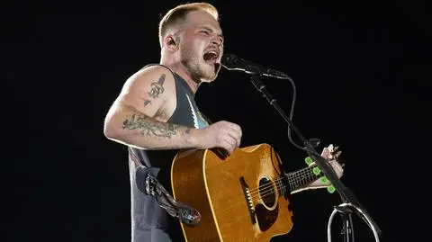 Gwiazdor przeprasza policję. "Emocje wzięły górę i moje słowa były nie na miejscu"