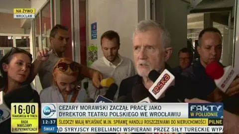 Cezary Morawski o protestach przed teatrem 
