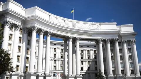 Ukraina przywraca świadczenie usług konsularnych dla mężczyzn w wieku poborowym