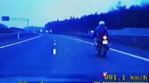 Jechał motocyklem, miał na sobie tylko dres. Okazało się, że nie ma prawa jazdy