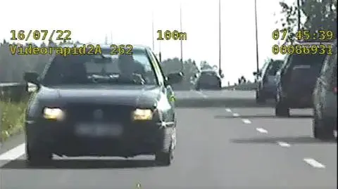 Skręcił "w drogę, którą do niedawna jeździł". Pojechał pod prąd wprost na drogówkę