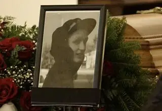 Strzał w plecy z bardzo małej odległości. Tak zginął Adam trafiony z policyjnej broni
