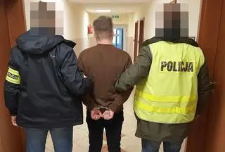 23-latek na widok policjantów wsadził do ust klucz 