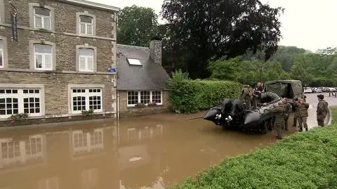 Akcja ewakuacji dzieci z zalanego ośrodka