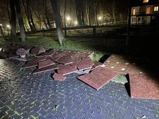 Zdewastowany radziecki cmentarz w Kartuzach