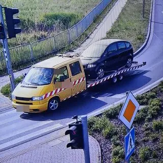 Auto stało na parkingu, zamówili lawetę i sprzedali samochód