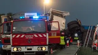 "Huk, trzask, nagle nasze auto leci"