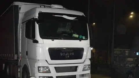 Ciało mężczyzny na parkingu przy ciężarówce. Policja wyjaśnia okoliczności śmierci  
