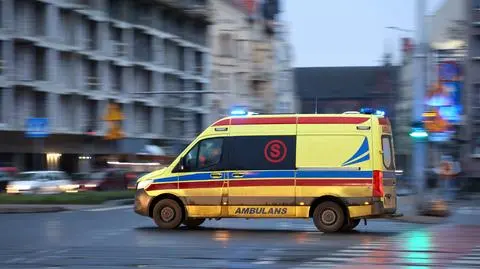 W samochodzie ciało mężczyzny, obok auta drabina. Najprawdopodobniej doszło do nieszczęśliwego wypadku