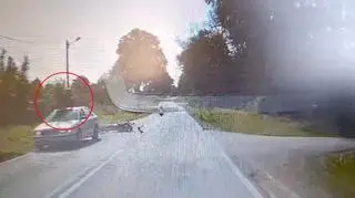 Mężczyzna przeleciał nad autem 