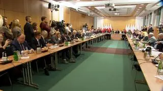 Rolnicy rozmawiają z rządem