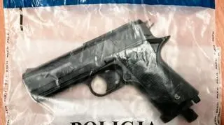 Mężczyzna miał grozić ratownikom bronią gazową