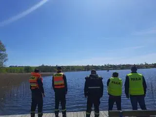 Akcja służb na Jeziorze Skarlińskim