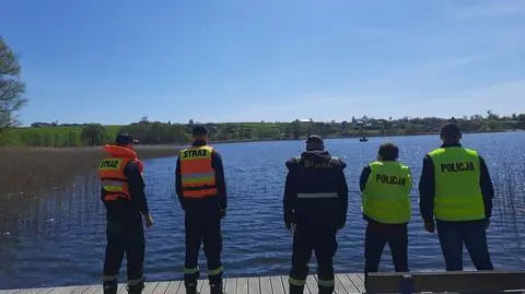 Akcja służb na Jeziorze Skarlińskim