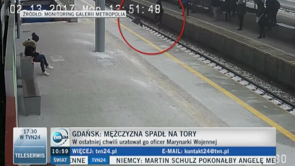Mężczyzna spadł na tory. Co zrobić?