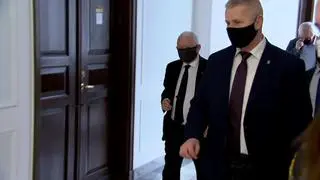 Jarosław Kaczyński i Ryszard Terlecki (w tle) w Sejmie