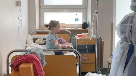 "Kiedy rodzic zachoruje, zostają na oddziale same". Szpital szuka wolontariuszy, którzy zajmą się dziećmi