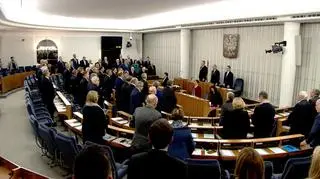 Senat uczcił minutą ciszy pamięć Pawła Adamowicza