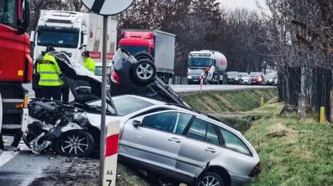 W zdarzeniu uczestniczyły trzy pojazdy