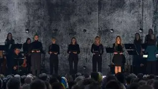 Koncert "Razem z Ukrainą". Polskie i ukraińskie aktorki - Vanessa Aleksander, Eliza Eliza Rycembel, Daria Polunina, Anya Zalewskaya, Ekateryna Arkipova