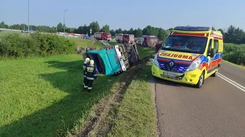Tłumaczył, że spieszył się na prośbę pasażerów. Kierowca autobusu z zarzutem spowodowania katastrofy