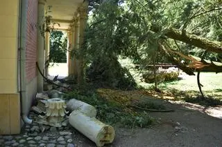 Uszkodzona została jedna z kolumn