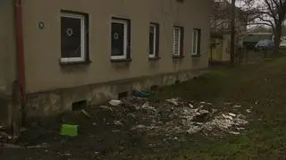 Kamienicę zniszczył ogień, a potem woda w akcji gaśniczej