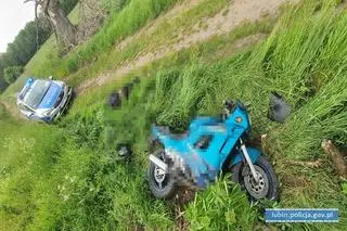 Uciekał przed policją, uderzył w głaz i spadł z motocykla